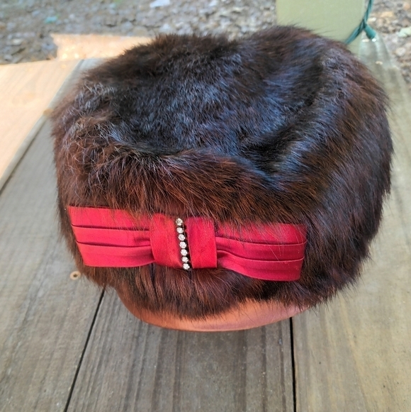 Women's Vintage Faux Fur Pillbox Hat Rhinestones Bow - Picture 1 of 5
